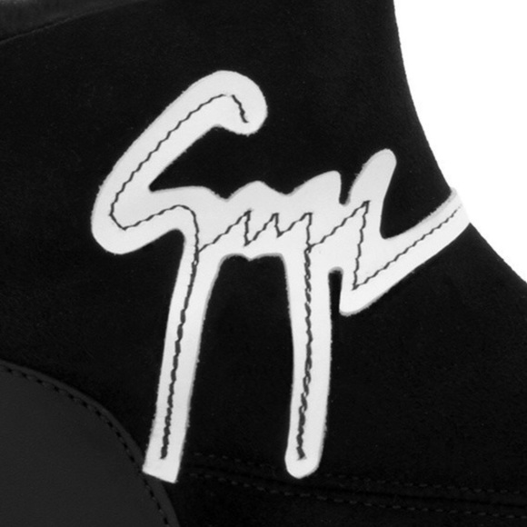 GIUSEPPE ZANOTTI Kids Black Logo 🐑 Furry Sneaker - Picture 2 of 5